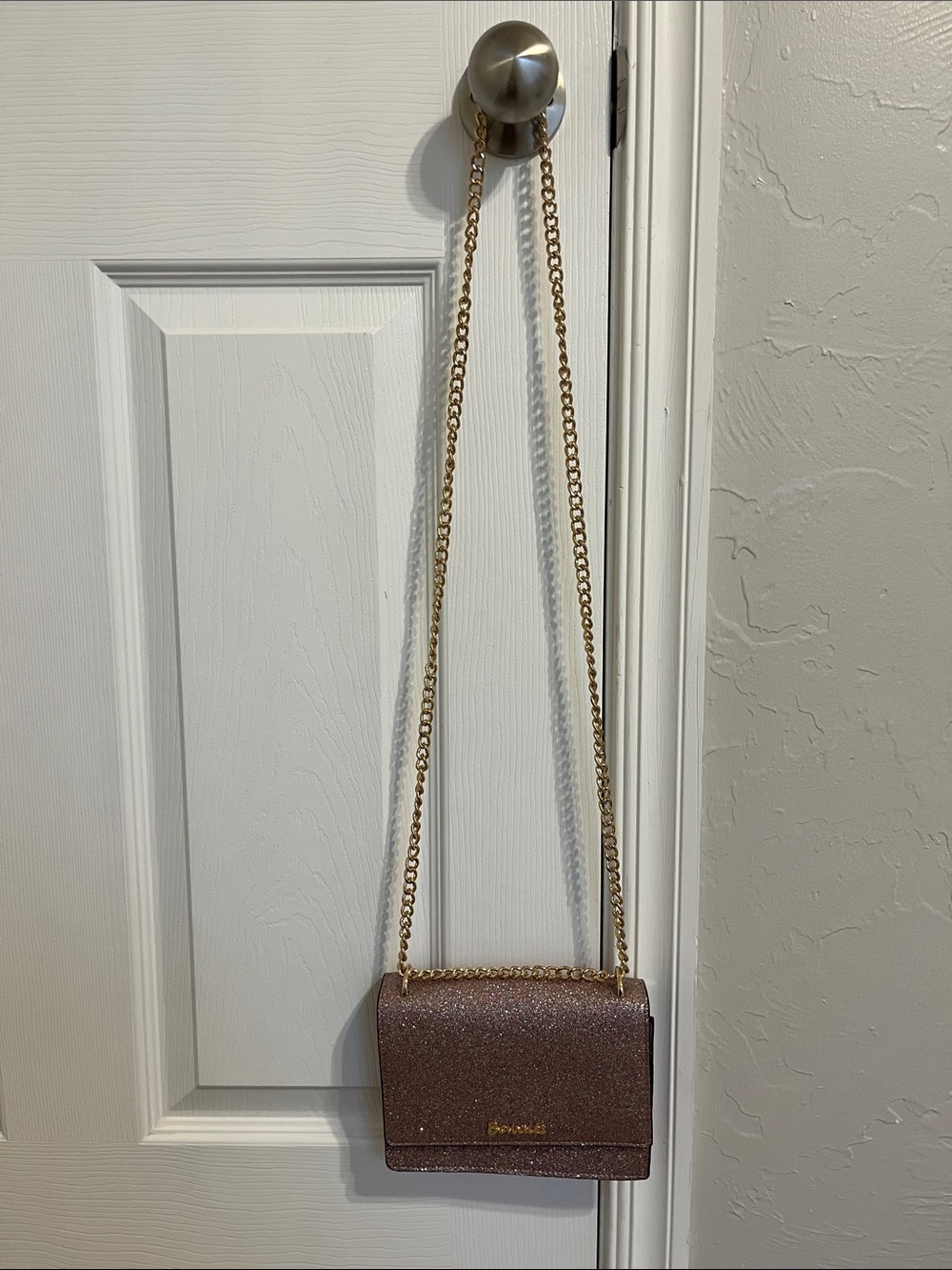 Sparkle Pink Crossbody with Gold Chain Strap - Picture 8 of 8
